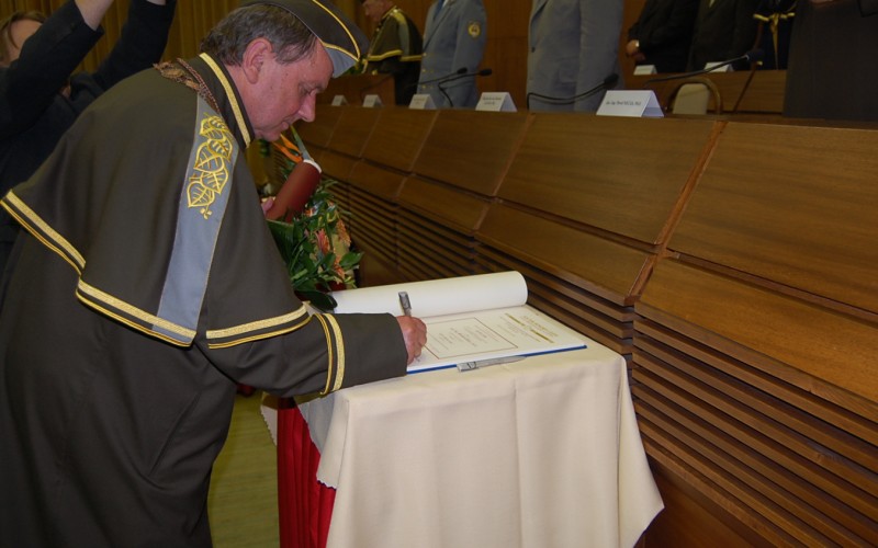 Navždy nás opustil plk.v.v. Dr.h.c. prof. Ing. Miroslav Žák, DrSc.