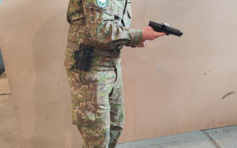 Personálny úrad cvičil dynamickú streľbu