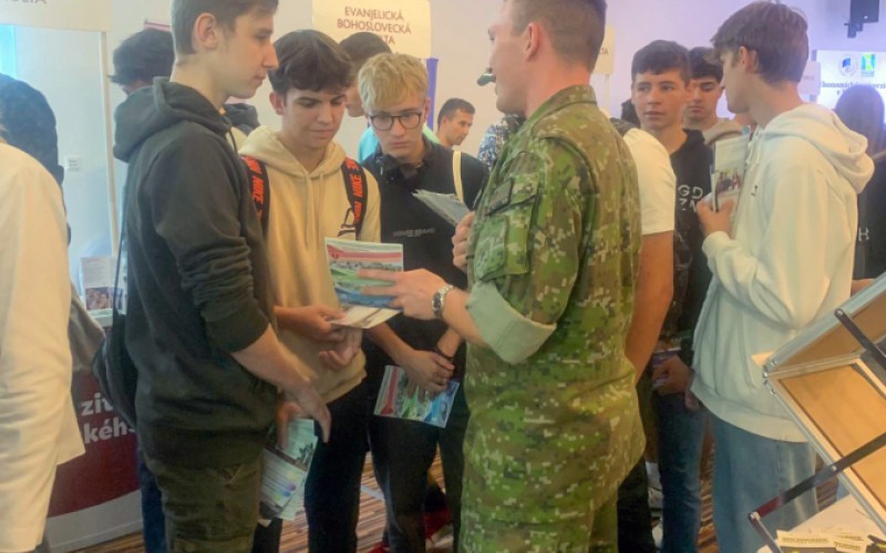Študenti  úspešne propagujú AOS na výstavách a veľtrhoch vysokoškolského vzdelávania