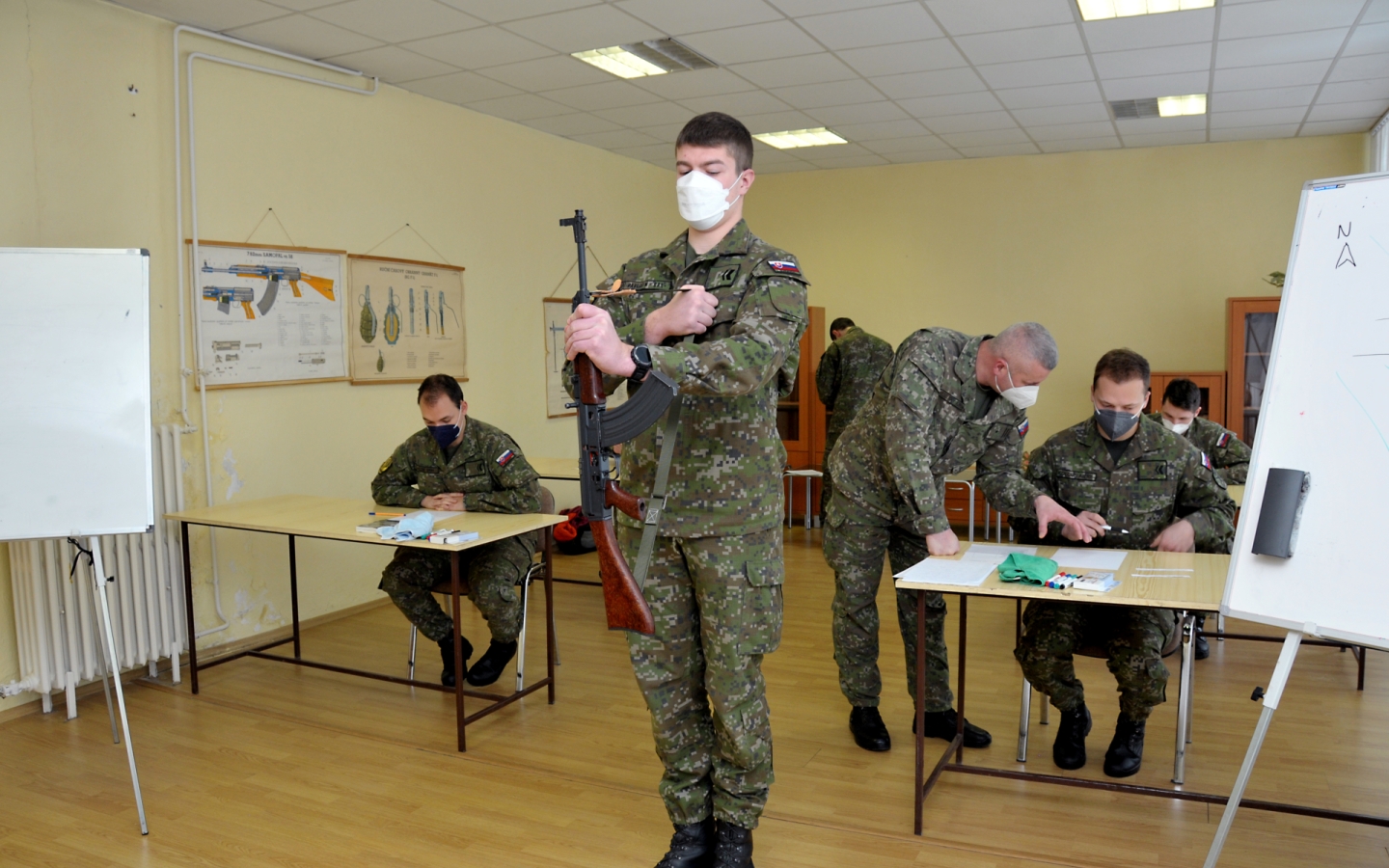 Záverečné preskúšanie kadetov z vojenského programu