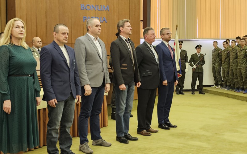 Dnes si pripomíname vzácne povolanie učiteľov