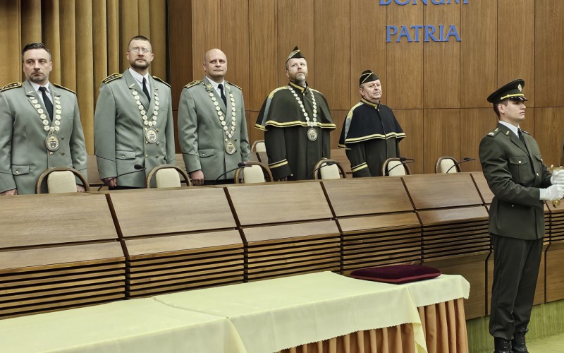 Dnes si pripomíname vzácne povolanie učiteľov