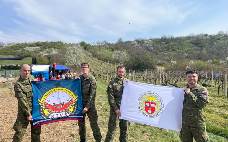 12-hodinový charitatívny beh vinohradom