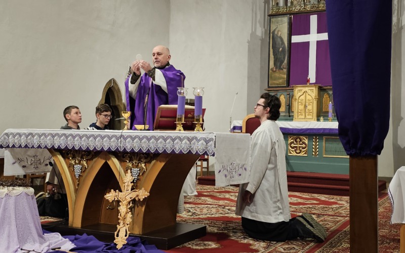 Krížová cesta kadetov v kostole sv. Mikuláša