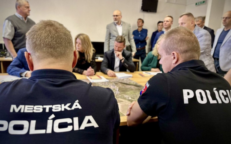 V Liptovskom Mikuláši sa vykoľajil vlak s benzénom!!!