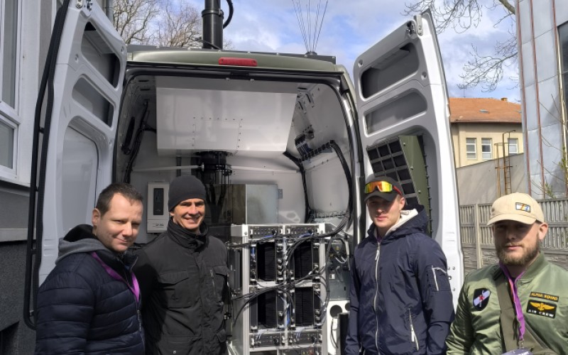 Študenti KtE na EUDIS Defence Hackathon