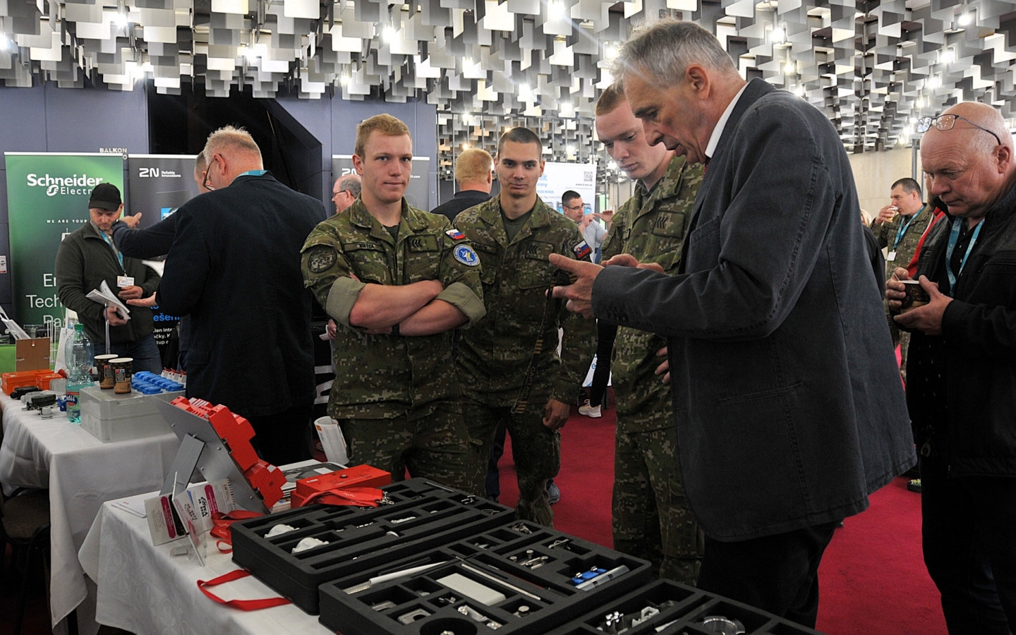 XXXIV. odborný seminár elektrotechnikov spojil odbornú prax, vzdelávanie a technické skúsenosti