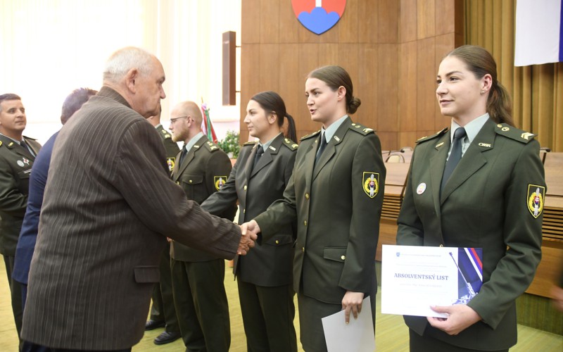 Prijímanie do stavu delostreleckého a vyprevadenie tovarišov