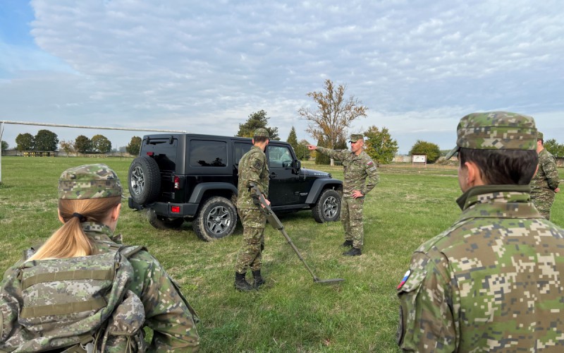 Budúci ženisti cvičili v Seredi