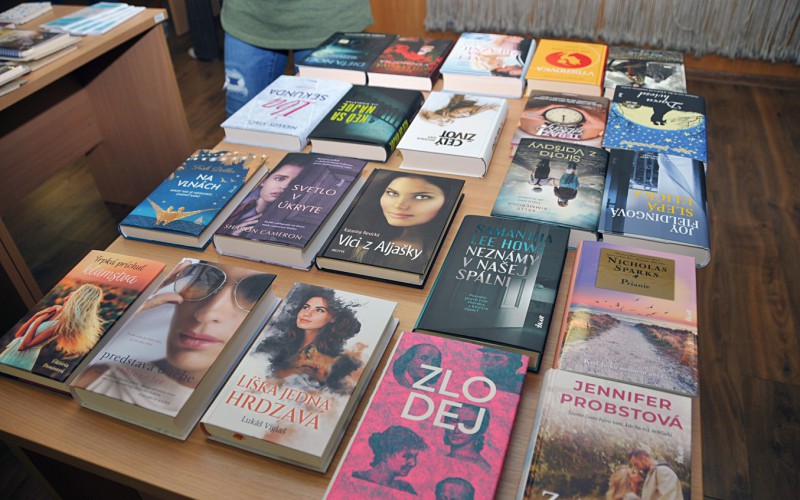 Predvianočná predajná výstava kníh
