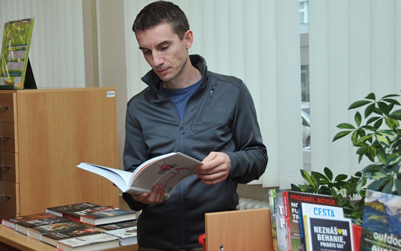 Predvianočná predajná výstava kníh