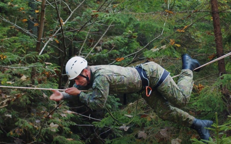 Vojensko-praktické lezenie – metodické video