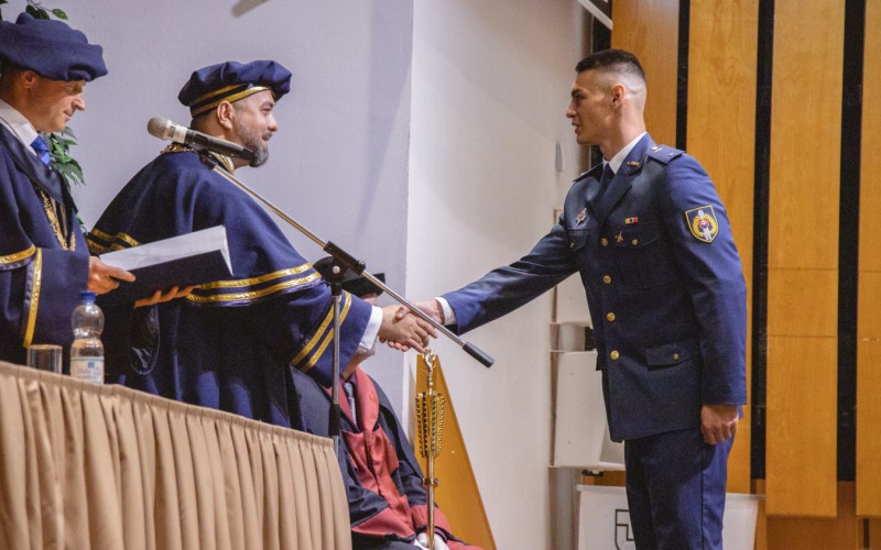 Noví leteckí inžinieri a inžinierky opustili brány Leteckej fakulty