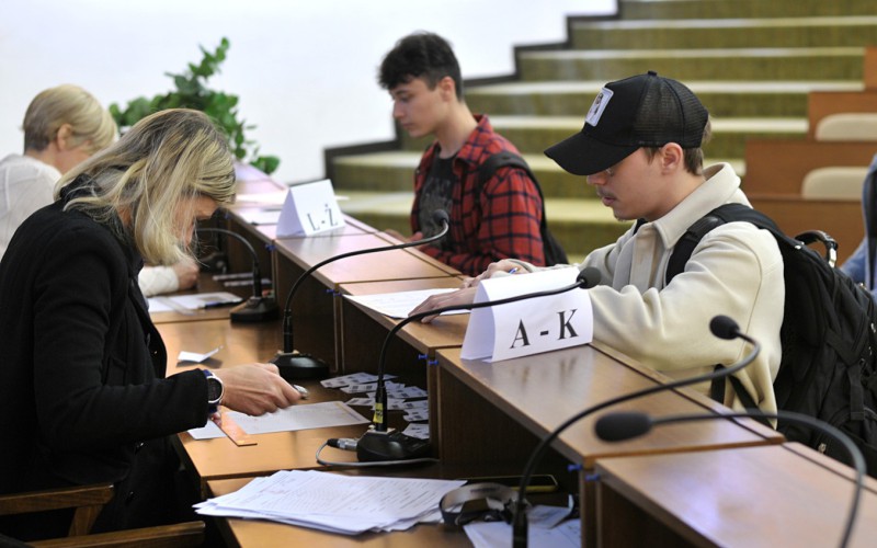 Vedomostné prijímacie skúšky na AOS