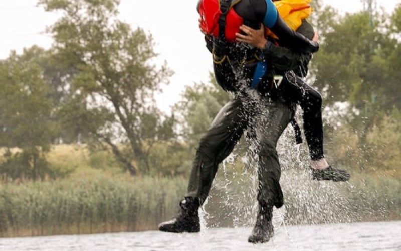 Kurz núdzového opustenia leteckej techniky pri páde na vodnú hladinu