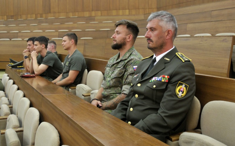 Vyradenie absolventov AOS vojenskej špecializácie G20 - delostrelcov, 30. 06. 2025