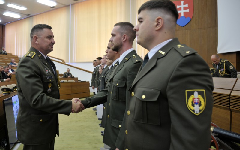 Vyradenie absolventov AOS vojenskej špecializácie G20 - delostrelcov, 30. 06. 2025