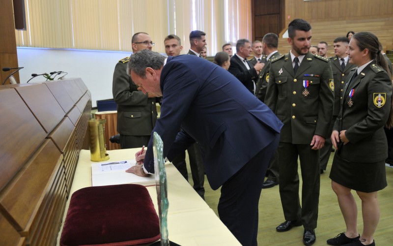 Vyradenie absolventov AOS vojenskej špecializácie G20 - delostrelcov, 30. 06. 2025