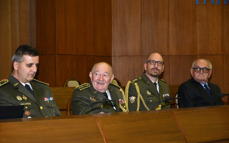 Prijímanie nových učňov do Cechu delostreleckého 4. 12. 2025