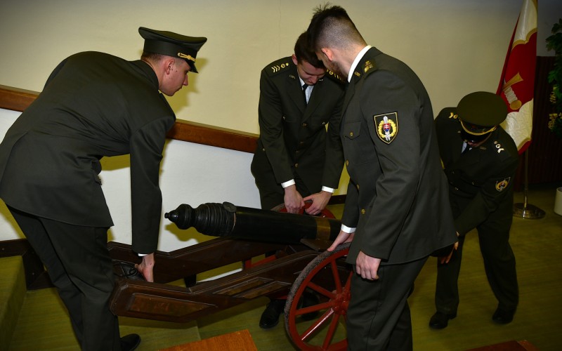 Prijímanie nových učňov do Cechu delostreleckého 4. 12. 2025