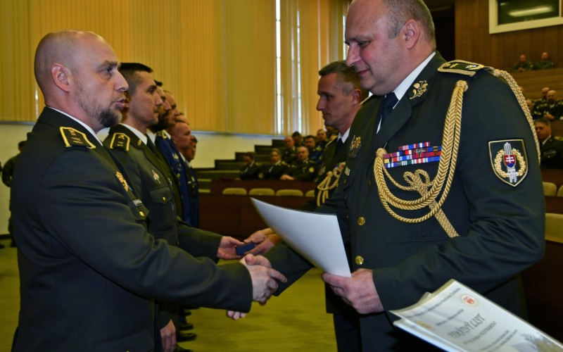 Slávnostné ukončenie 23. VYŠŠIEHO VELITEĽSKO–ŠTÁBNEHOKURZU