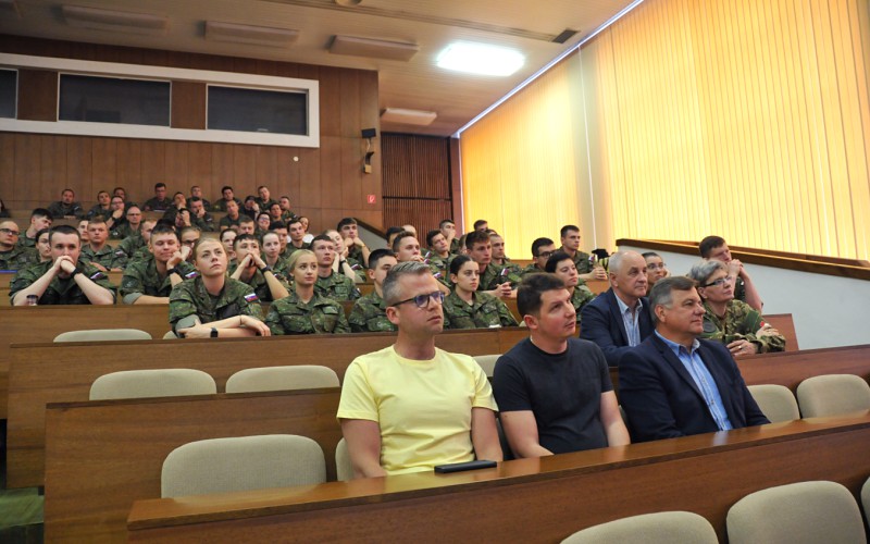 Výstava, prednáška a diskusia ANTIHYBRID