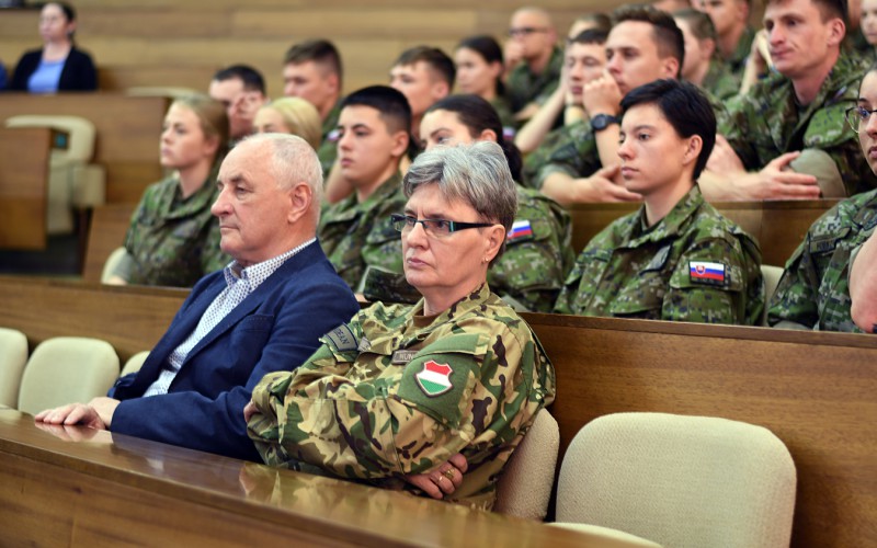 Výstava, prednáška a diskusia ANTIHYBRID