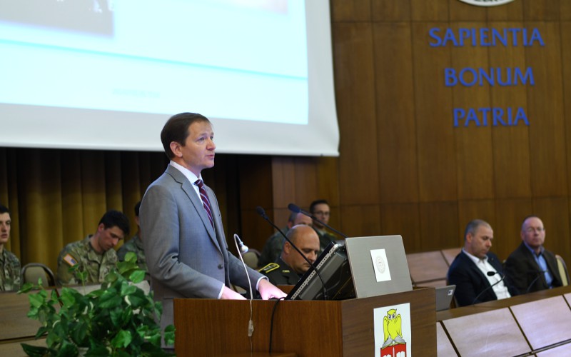 Výstava, prednáška a diskusia ANTIHYBRID