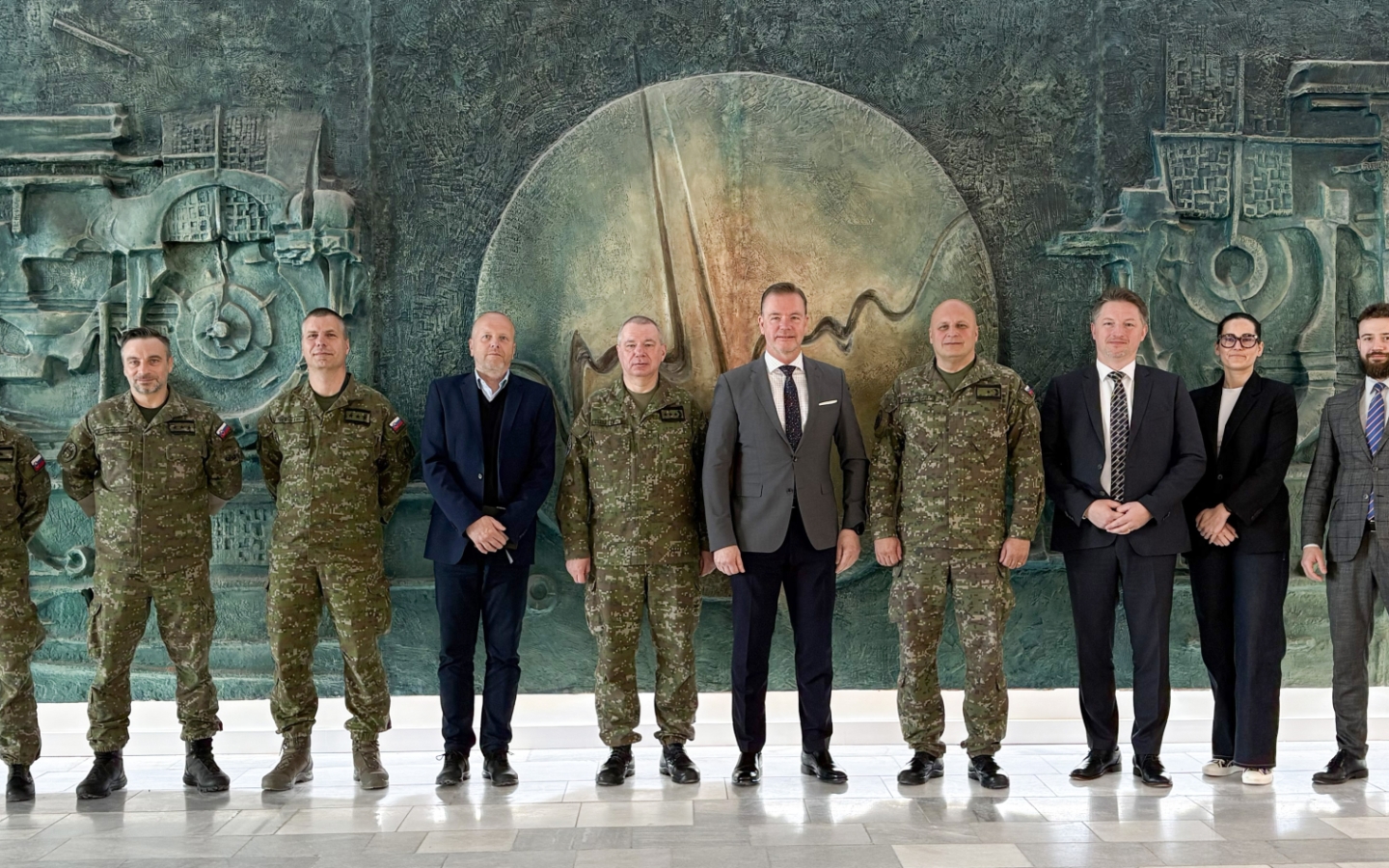 Stály predstaviteľ SR pri NATO a stály vojenský predstaviteľ SR pri NATO a EÚ na pôde AOS