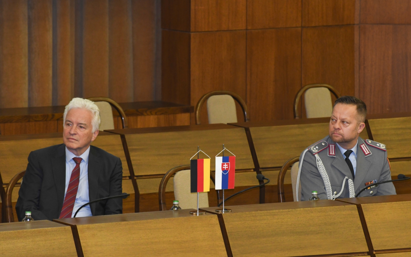 Veľvyslanec Spolkovej republiky Nemecko a pridelenec obrany Spolkovej republiky Nemecko navštívili AOS, 26. 10. 2026