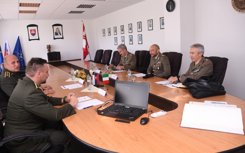 Návšteva z Veliteľstva armádneho vzdelávania a výcviku a Školy aplikovaných vojenských štúdií - Taliansko, 13. 07. 2022