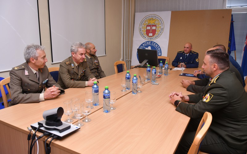 Návšteva z Veliteľstva armádneho vzdelávania a výcviku a Školy aplikovaných vojenských štúdií - Taliansko, 13. 07. 2022