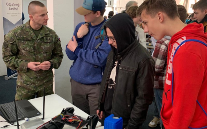 AOS na robotickom dni v Trenčíne