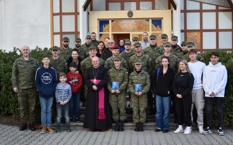 Stretnutie mladých s otcom biskupom