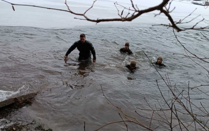 Zimné prežitie a špeciálna telesná príprava budúcich vojenských pilotov