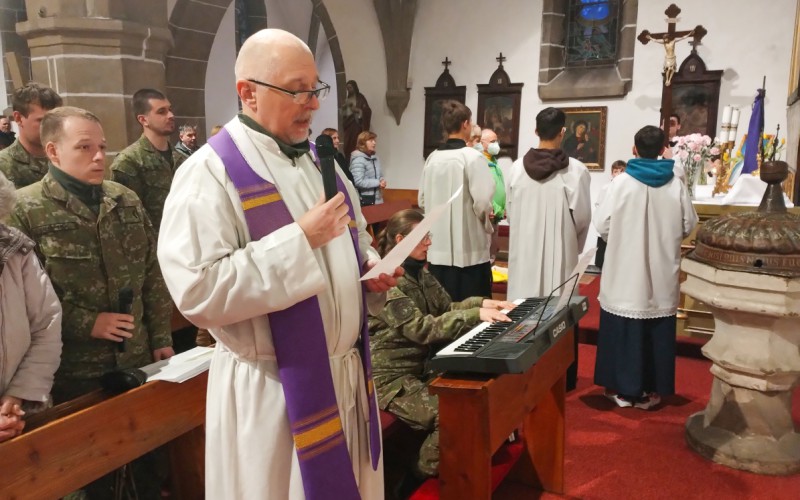 Krížová cesta kadetov v kostole sv. Mikuláša