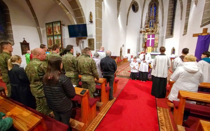 Krížová cesta kadetov v kostole sv. Mikuláša