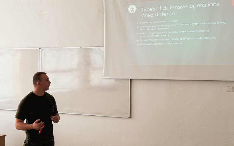 Implementácia tém z Vojenského programu kadeta do vyučovania anglického jazyka