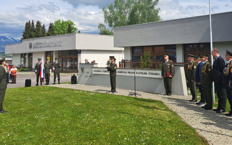 M. R. Štefánik nám pripomína hodnoty odvahy, vytrvalosti a lásky k vlasti.