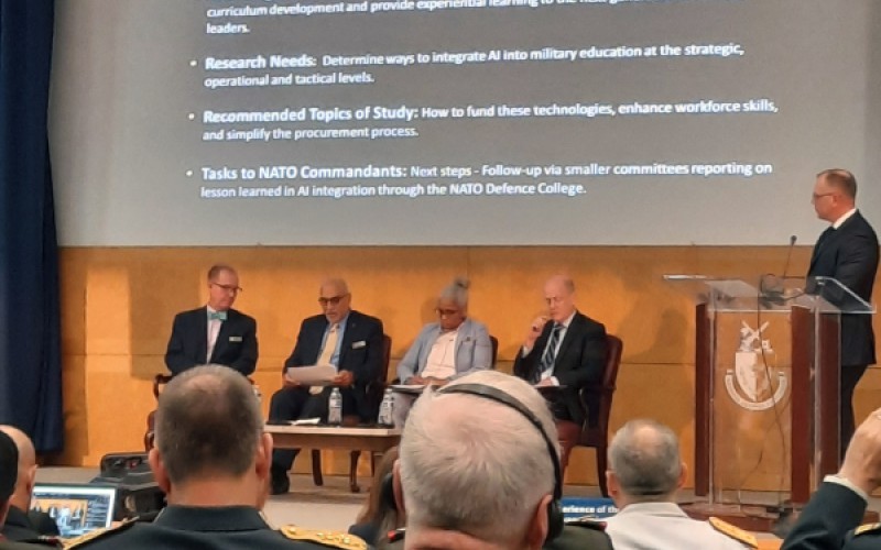 Rektor AOS na konferencii NATO