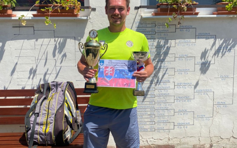 VÍŤAZSTVO KADETA  AOS NA MAJSTROVSTVÁCH OS SR V TENISE