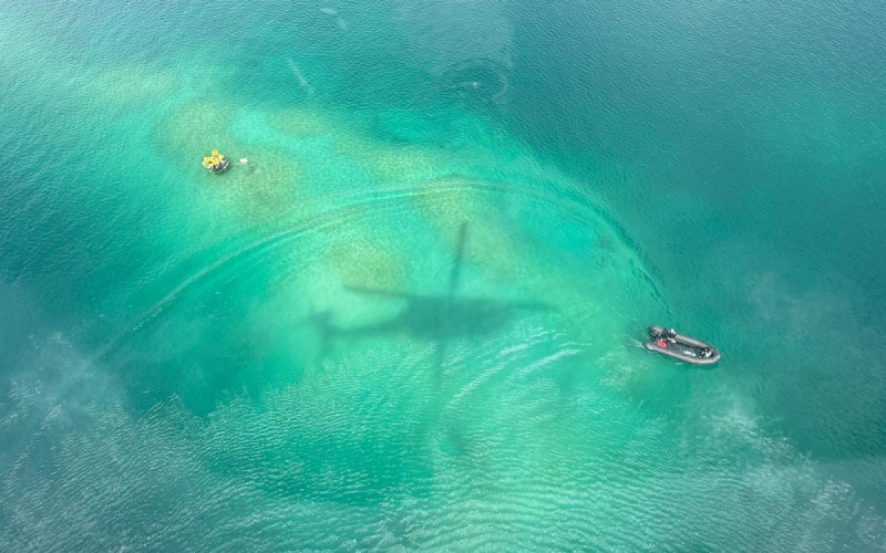 NÚDZOVÉ OPUSTENIE LETECKEJ TECHNIKY PRI PÁDE NA VODNÚ HLADINU