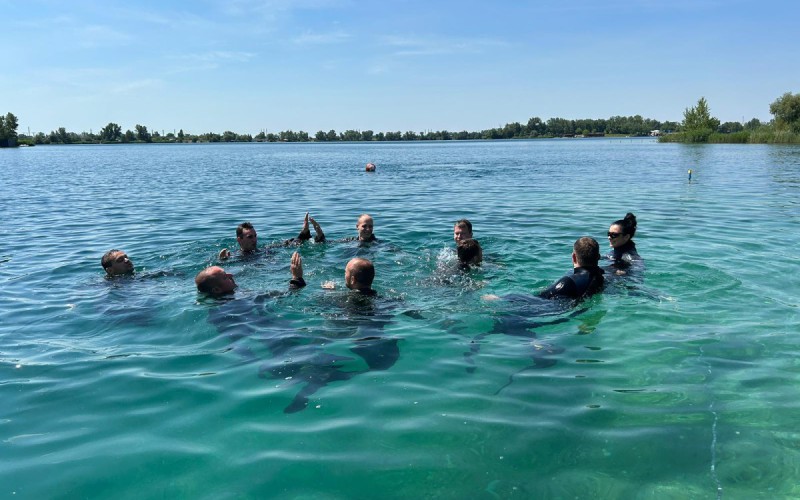 Núdzové opustenie leteckej techniky pri páde na vodnú hladinu