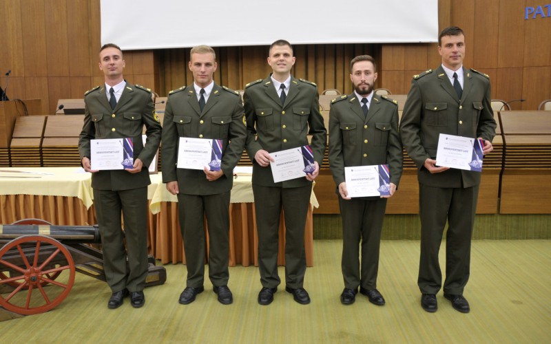 Vyradenie delostrelcov, úspešných absolventov 5. ročníka