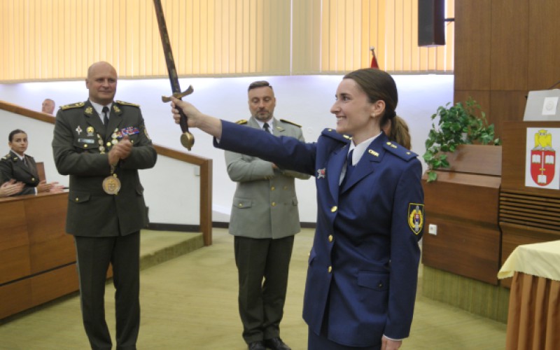 Slávnostné vyradenie a promócie absolventov AOS