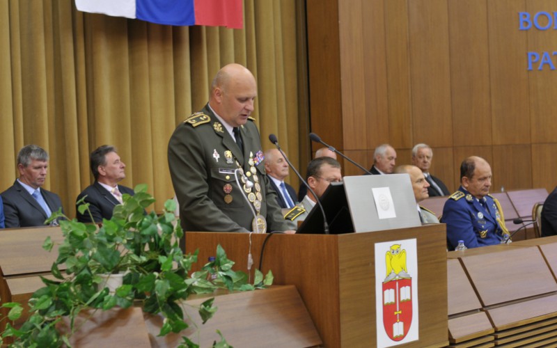 Slávnostné vyradenie a promócie absolventov AOS