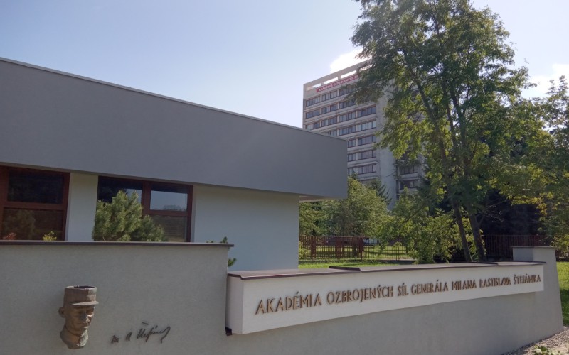 Akreditáciu podľa nových štandardov získala i Akadémia ozbrojených síl