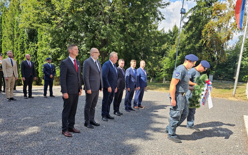 Pripomenuli sme si hrdinov SNP