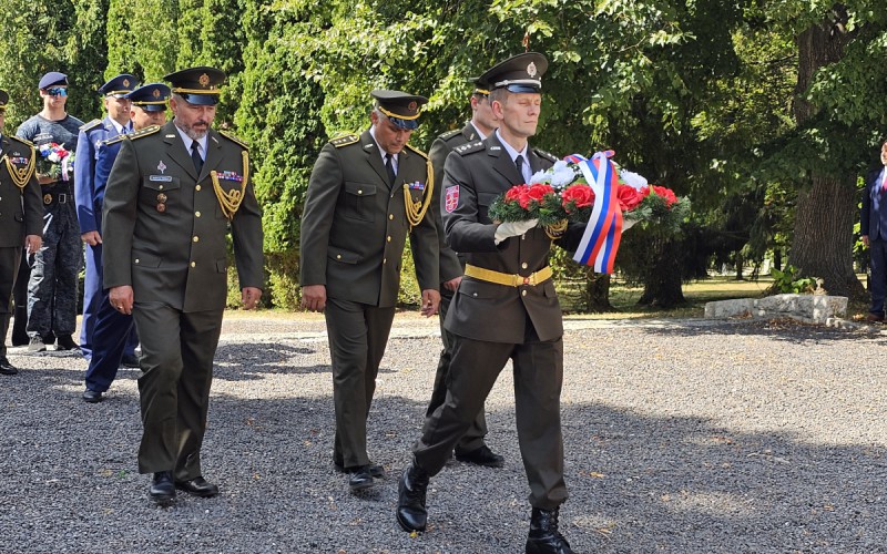 Pripomenuli sme si hrdinov SNP