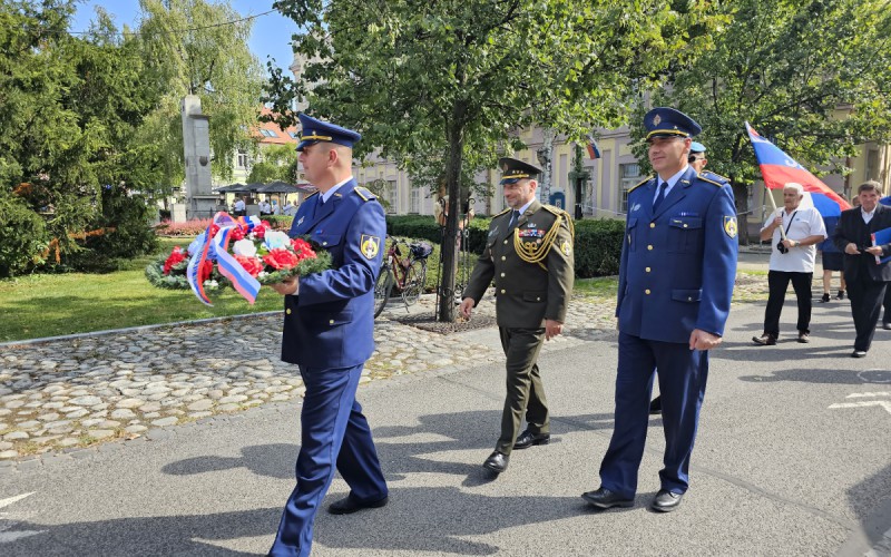 Pripomenuli sme si hrdinov SNP